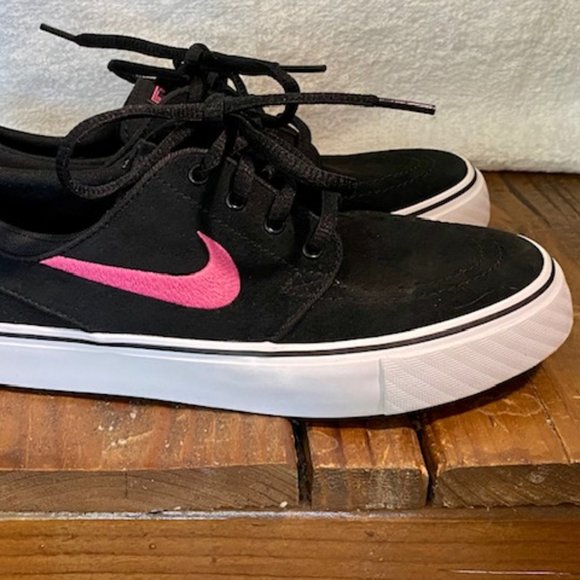 nike janoski black pink